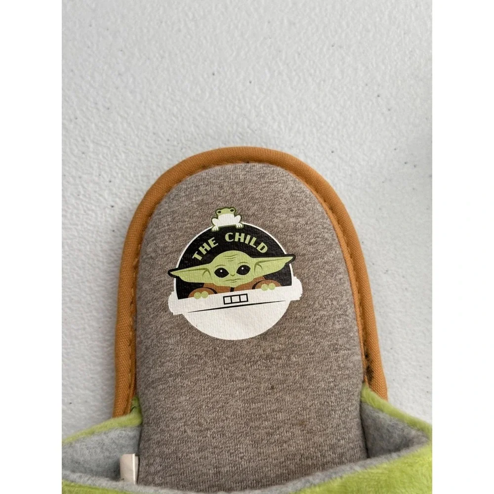 Star‎ Wars The Child Baby Yoda Grogu Christmas Slippers Santa Hat Small 5-6 Kids